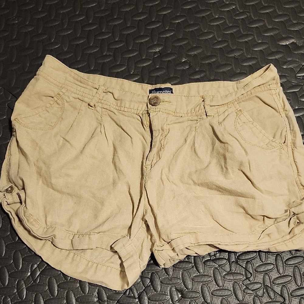 ⭐ Bluenotes Beige Women's Cargo Shorts Size 9